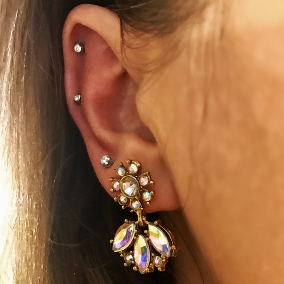 NEW!💙💎VINTAGE RHINESTONE EARRINGS!💎💙GOLD LOOK! - Picture 7 of 8